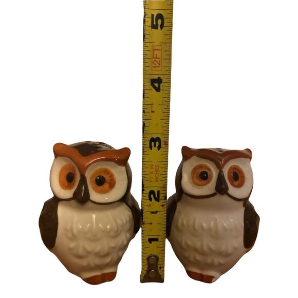 Retro Owl Ceramic Salt And Pepper Shakers - Picture 2 of 6
